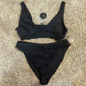 Elegant black Lulu’s v-neck bikini NWT